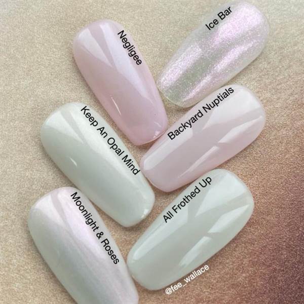 SMALTO SEMIPERMANENTE SHELLAC All Frothed Up
